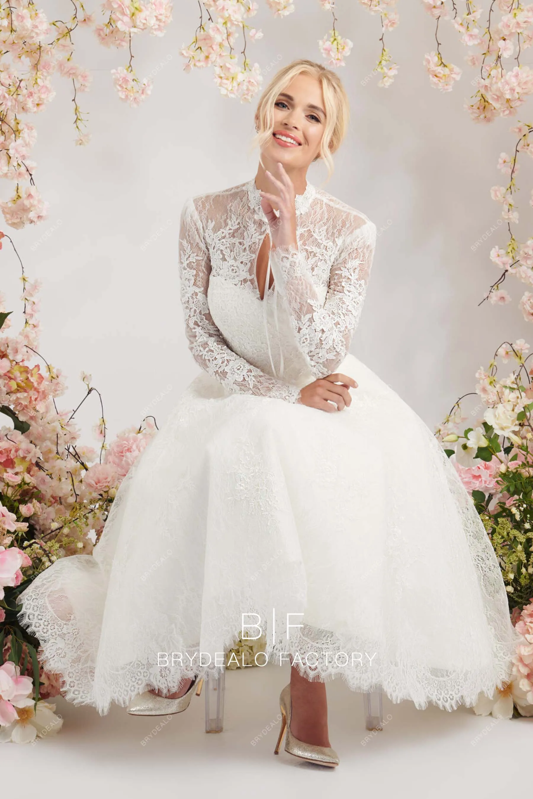 Classic Keyhole Neck Elegant Lace A-line Tea Length Wedding Dress