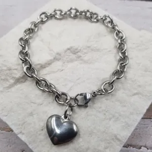 Metal Heart Charm Bracelet in Silver